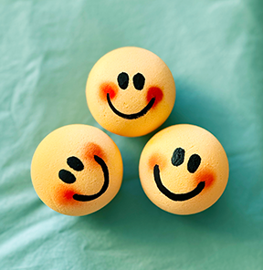 Bombe de bain artisanale pour enfants : parfum banane, visage souriant