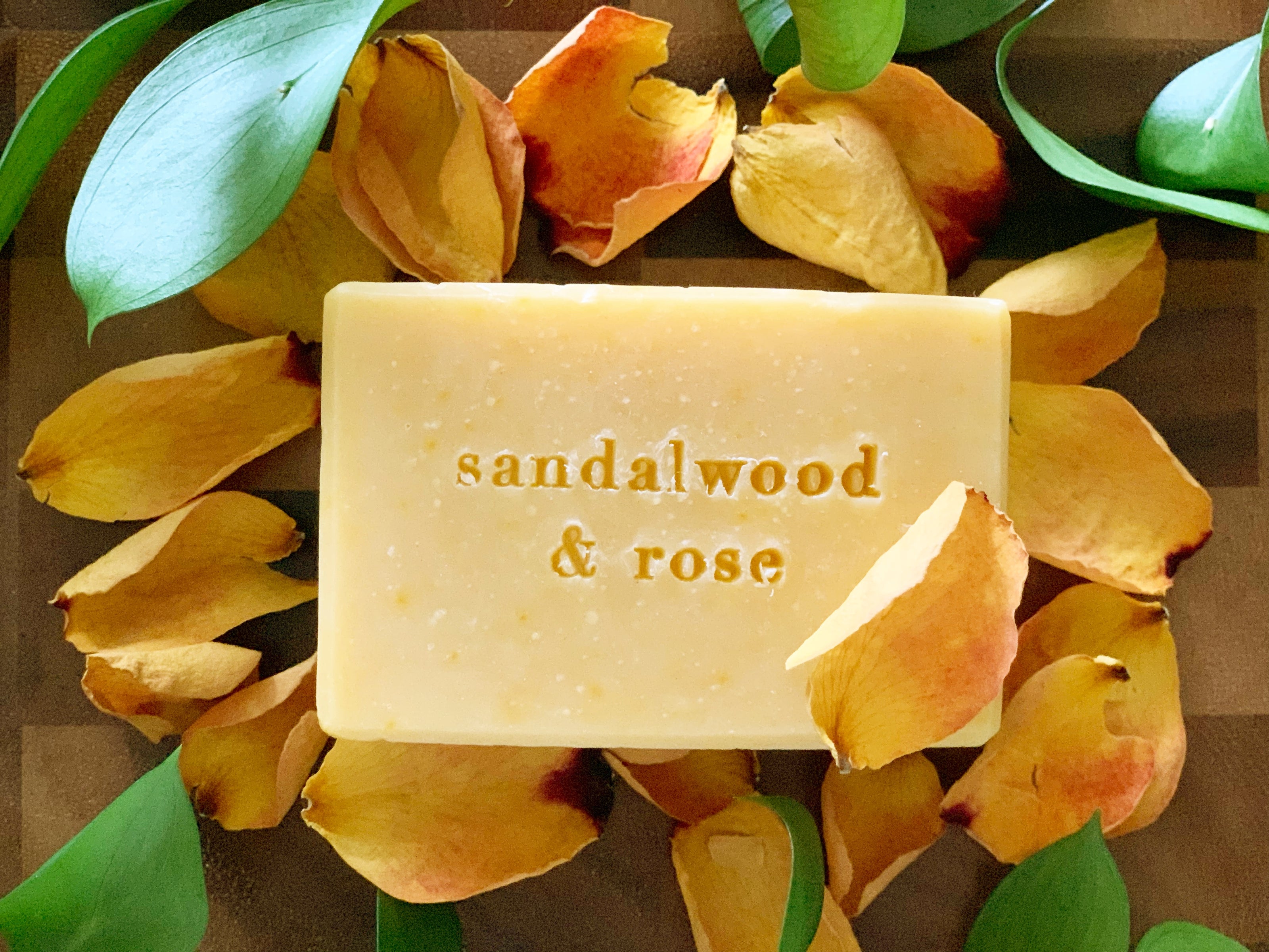 Bois de santal et rose - Barre de savon artisanale